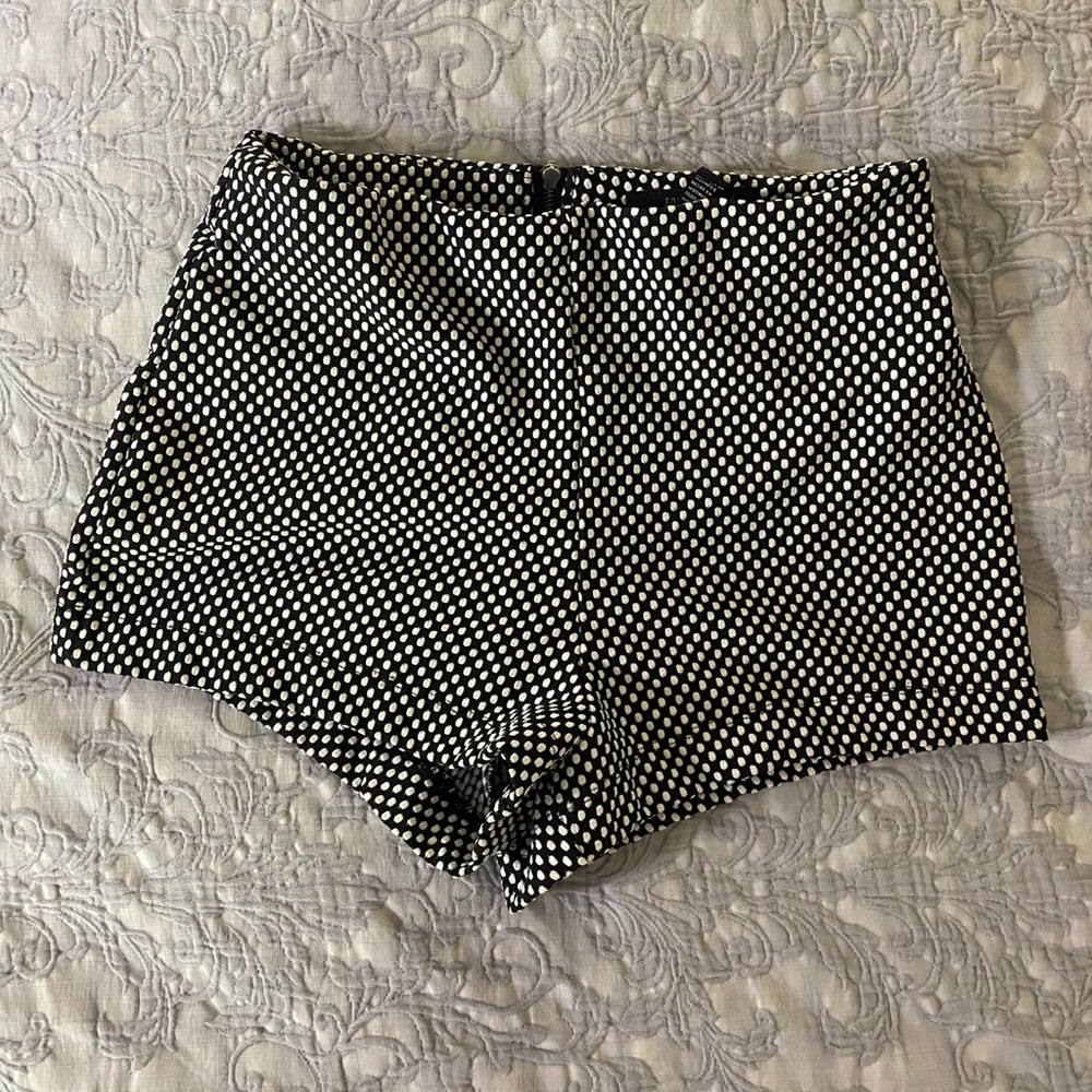 Forever 21 black and white zipper booty shorts
